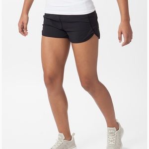 Lululemon Girls Black Speedy Short
